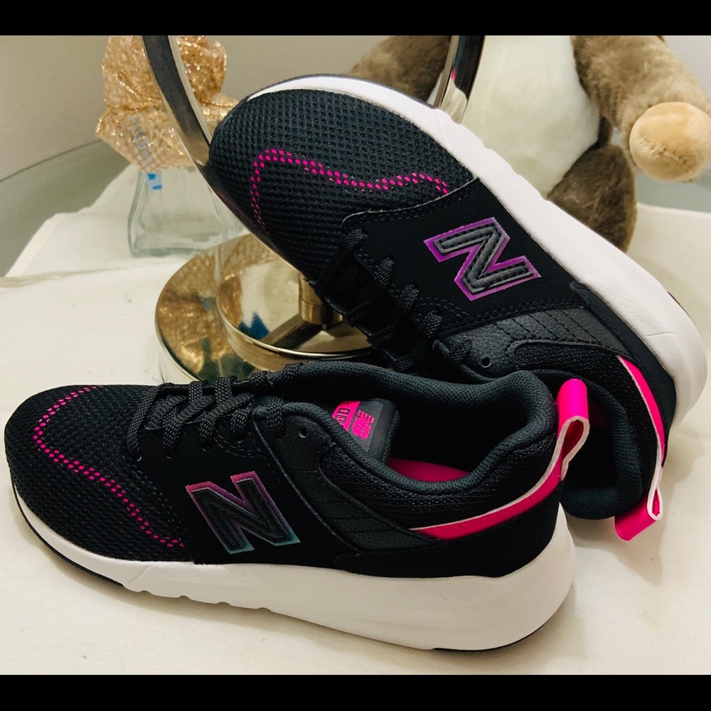 GIRLS SHOES